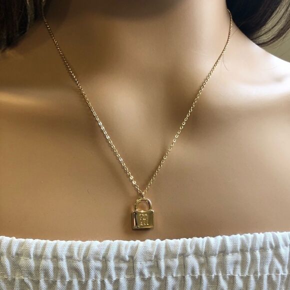 COPY - 18k gold Initial Lock Necklace - Picture 3 of 10